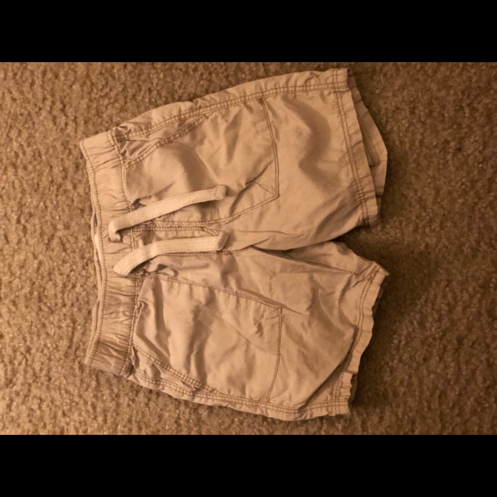 Boys Old Navy 2T shorts